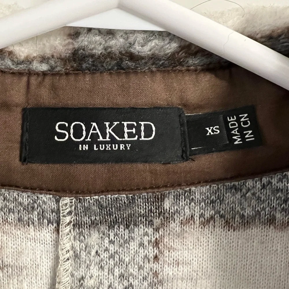 Women’s plaid shacket. - Picture 3 of 3